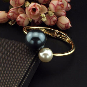 Pearl Cuff Bracelet (3 Colors)